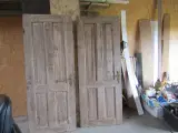 afsyrede gamle døre - 2