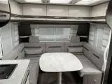 2024 - Fendt Diamant 560 DW   Fendt Diamant med stort badeværelse med særskilt brusekabine fra Hinshøj Caravan - 2