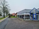 Markant og synlig ejendom - engroshandel. liberalt erhverv og bolig - 2