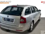 Skoda Octavia Combi 1,6 Commonrail DPF Elegance 105HK Stc - 2