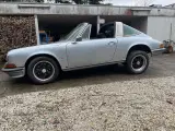 Porsche 911 2,4 T Targa - 2