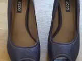 Damesko