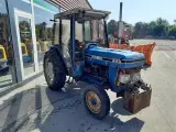 Ford 4110 Narrov smalspors traktor - 4