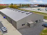 Ny og moderne lagerhal til leje med 2 porte. - 4