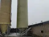 - - - Silo 100m³ med stige. Ben højde ca. 2 meter - 4