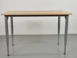 Kinnarps konferencebord med ahorn plade på grå ben - 3