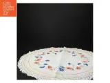 Broderet borddug med blomster (str. Ø. 48 cm) - 3
