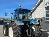 New Holland 8360 med 4stk fabriksnye dæk til.  Super stærk traktor. - 5