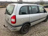 Opel Zafira 1,8 16V Comfort 7prs - 5