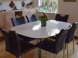 Spisebord  med 6 stole