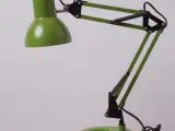 Arkitektlampe i limegrøn