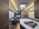 2022 - Adria Alpina 753 HK   Super velholdt Køjevogn med 3 køjer - 4