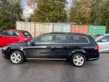 VW Passat 2,0 TDi 140 Comfortline Variant BMT - 2