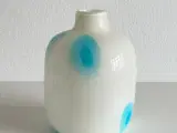 Stor glasvase, hvid m blå prikker - 4