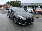 Toyota Avensis 2,0 D-4D T2 Executive Touring Sports - 2