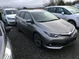 Toyota auris 1.8 benzin/hybrid touring sport  - 2