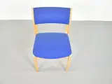 Farstrup konference-/mødestol i bøg med blåt polster - 5