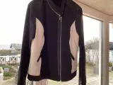 Sort Jakke med læder besætning
