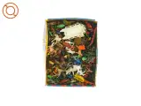 Kasse med figurer - 2