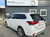 Mitsubishi Outlander 2,4 PHEV Limited CVT 4WD - 4