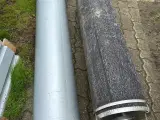 Stålskorsten isoleret syrefast på fod. 