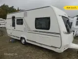 2023 - Fendt Apero 495 SKM   Fendt med tværvendt dobbeltseng og Køjer fra Hinshøj Caravan A/S - 3