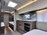 2022 - Adria Alpina 613 UT   Luksus vogn med enkelt senge. - 3