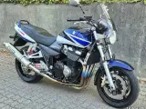 Suzuki GSX 1400 - 2