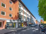 Yderst central placering med store facadevinduer! - 2