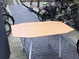 Spisebord med 2 stole - 4