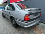 Opel Vectra 1,6i GL - 4