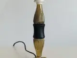 Bordlampe, riflet messing, midte af sortmalet træ - 3