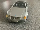 Maisto Mercedes-Benz 500 SL (1989), scale 1:18