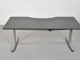 Hæve-/sænkebord med antracit laminat og mavebue, 180 cm. - 3