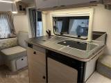 2023 - Eriba Touring Troll 542 Urban   Lækker rejsevogn med enkelsenge og boksmarkise fra Hinshøj Caravan - 4