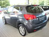 Kia Venga 1,6 CRDi 128 Premium - 4