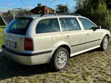 Skoda Octavia 1,8 T Elegance Combi - 2