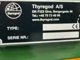 Thyregod TK 2800 med nylon børster og hydraulisk sving. brede 2800 og feje brede 2500 - 5