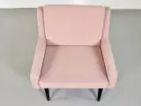 Lyserød loungestol fra via cph - 5
