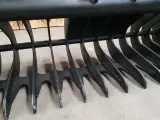 - - -  - 4