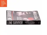 Lone survivor : the incredible true story of Navy SEALs under siege af Marcus Luttrell (Bog) - 2