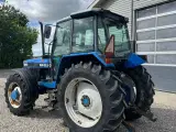 New Holland 8240 SLE  Med frontlift og frontPTO - 3