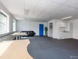 Lyst og rummeligt lejemål med god placering - 4