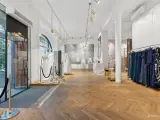 Smukt og højloftet butikslejemål på Esplanaden - 2