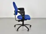 Savo kontorstol i blå med sorte armlæn - 4
