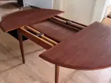 Spisebord med Stole i Teak