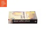 Og hun takkede guderne af Jussi Adler-Olsen (Bog) - 3