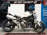 Ducati Monster 696