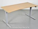 Holmris b8 hæve-/sænkebord med mavebue, 140 cm.