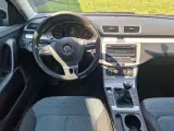 VW Passat 1,6 TDi 105 BlueMotion Variant - 5